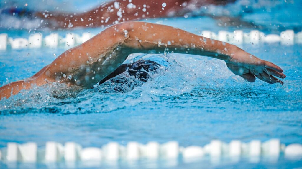 Benefits of a Swimming Club for Triathletes