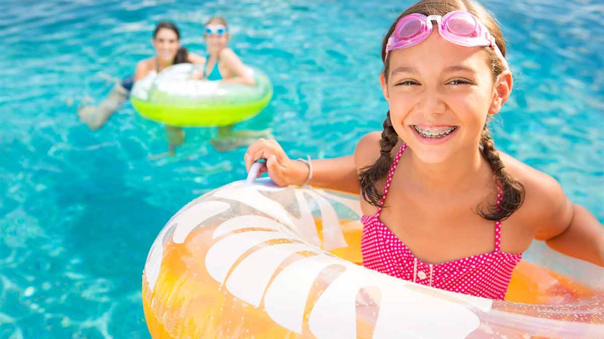 How to Stay Cool in Summer Swimming Club Activities